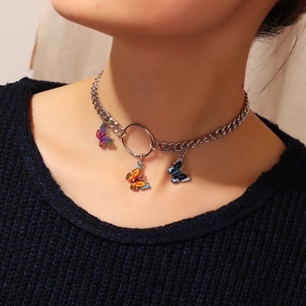 3/$30 🤍 Butterfly Choker
